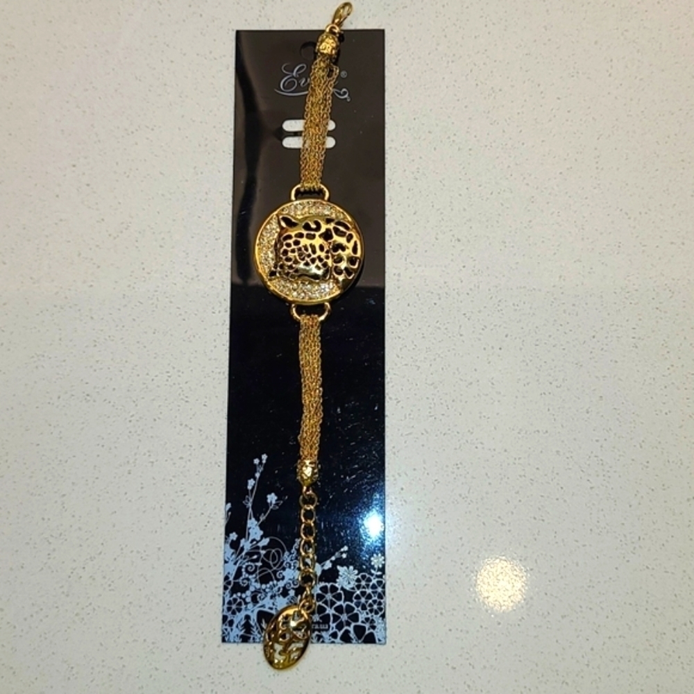 NWT Evora Gold  Chain bracelet leopard medallion